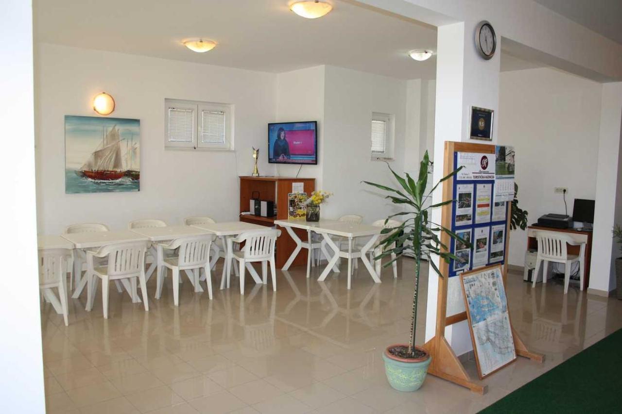 Villa Dvor Apartments Omis Exterior photo